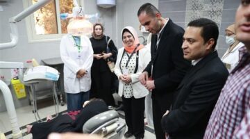 نائب وزير الصحة يتفقد منشآت صحية بمحافظة دمياط ويعقد اجتماعًا مع نائب المحافظ