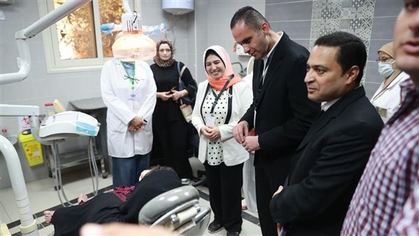 نائب وزير الصحة يتفقد منشآت صحية بمحافظة دمياط ويعقد اجتماعًا مع نائب المحافظ