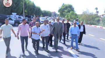 محافظ سوهاج يتفقد رصف طريق العسيرات المنشاة وأعمال تطوير ميدان الشهداء