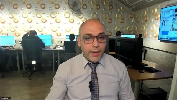 خفض الفائدة يدعم جاذبية الأسهم ويدفع المؤشر الرئيسي لمستويات تاريخية