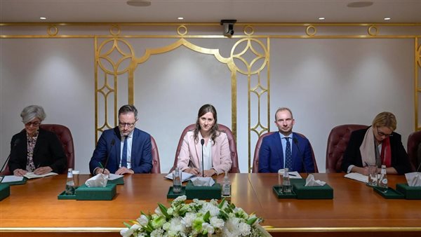 الأمين العام لرابطة العالم الإسلامي يلتقي وفدًا من القيادات الفكرية الألمانية