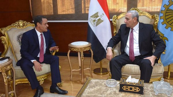 الغربية تحتفل بصمودها التاريخي.. لقاء رمزي بين المحافظ ومدير الأمن في ذكرى العيد القومي”