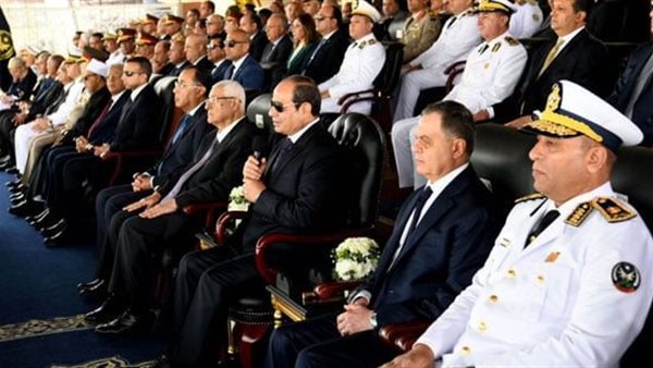 الرئيس السيسي يوجه التحية لأسر طلاب وطالبات أكاديمية الشرطة