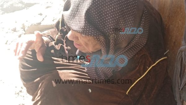 «أم خالد».. ثمانينية من المنوفية تناشد وزارة التضامن «عايزة بيت أعيش فيه»