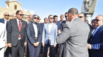 وزير الاستثمار ومحافظ السويس يتفقدان المنطقة الحرة بعتاقة والأدبية بالسويس الجديدة