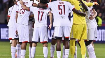 قمة دوري الأبطال تتوقف على التعادل في نهاية الشوط الأول بين الفريقين