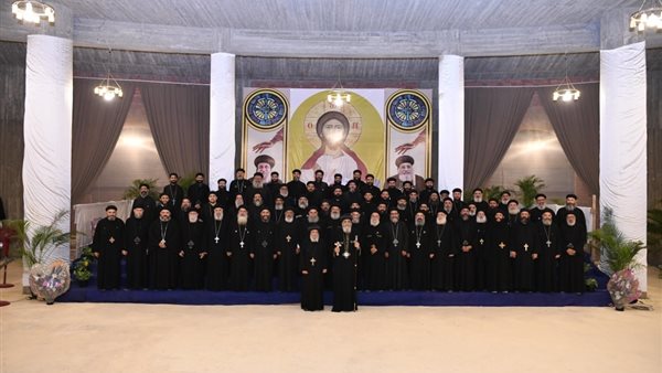 اَلْمَحَبَّةُ لاَ تَسْقُطُ أَبَدًا.. البابا تواضروس في اجتماع الأربعاء من أسيوط