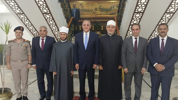 محافظ الغربية يستقبل وزير الأوقاف ومفتي الجمهورية والمسلمانى ويؤدون صلاة الجمعة بالمسجد الأحمدي