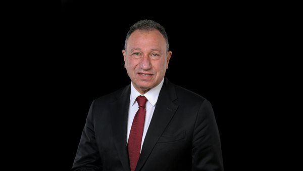 الخطيب يتقدم رسميًا بأوراق ترشحه لانتخابات الأهلي