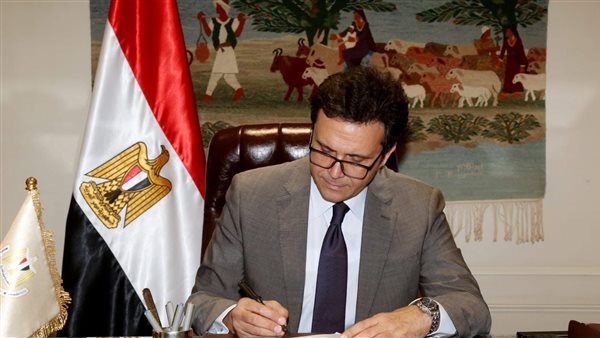 وزير الثقافة يعلن برنامج احتفالات أكتوبر تحت شعار “وفرحت مصر”