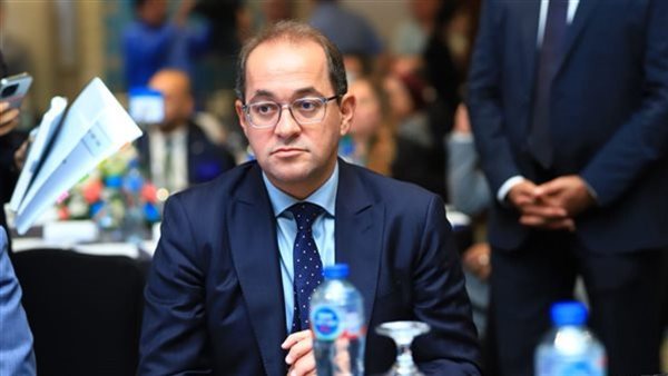 وزير المالية يهنئ العناني بفوزه بمنصب مدير عام “اليونسكو”