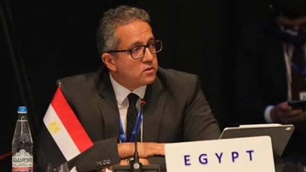 وزير الاستثمار يهنيء الدكتور خالد العناني بعد فوزه بمنصب مدير عام منظمة اليونسكو
