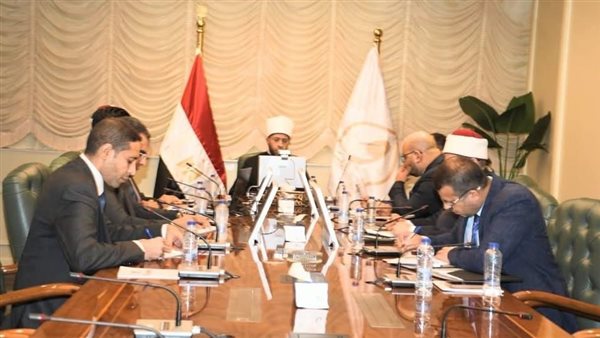 وزير الأوقاف يتابع الانضباط الدعوي والإداري