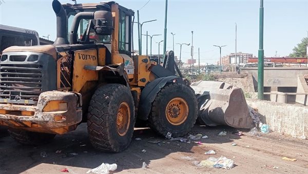 حملات نظافة ورفع مخلفات بمناطق التحكم المركزي والوليدية