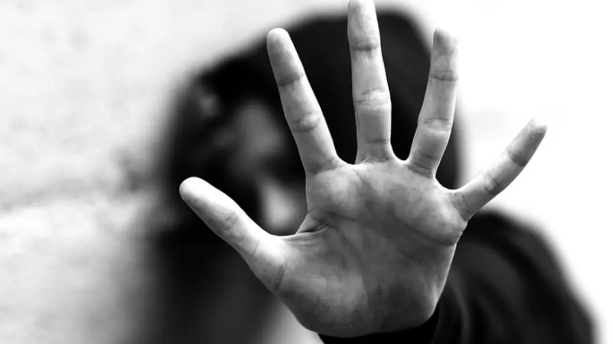 عاجل.. مدير يتحرش بتلميذته فيحكم عليه بالحبس