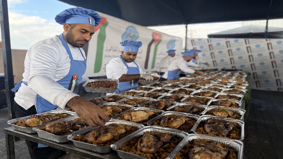 عاجل.. الحملة الأردنية توزع وجبات دجاج طازج شمال غزة لدعم الأسر المتضررة