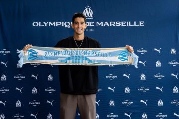 عاجل.. رسميًا.. مرسيليا يضم المدافع المغربي نايف أكرد