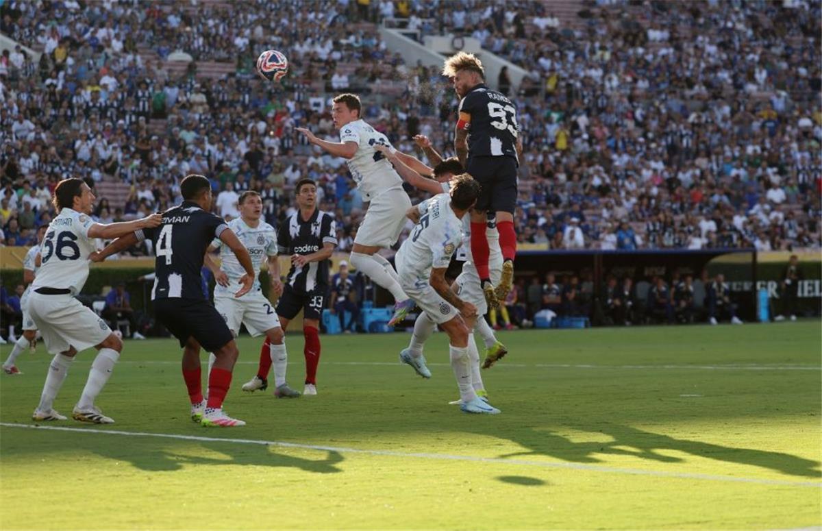 عاجل.. حقيقة لم شمل سيرجيو راموس مع لوكا مودريتش في ميلان