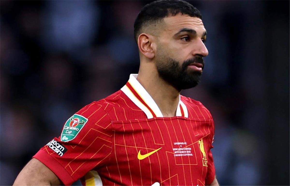 عاجل.. على طريقة رونالدو.. بيرس مورجان يوجه طلبًا لـ محمد صلاح بعد تصريحاته النارية