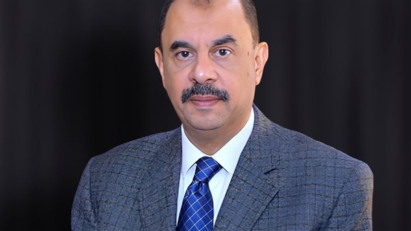 عاجل.. محافظ سوهاج يقرر استبعاد موظفين بسبب تعطيل طلب مواطن لمدة 4 سنوات