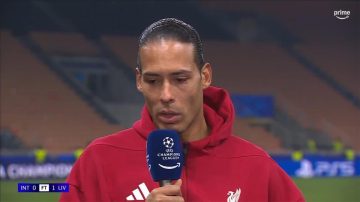 عاجل.. فان دايك يتجنب التورط في أزمة محمد صلاح وليفربول: لست المسؤول عمن يعتذر