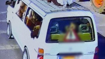 عاجل.. تحصيل أجرة زيادة.. الداخلية تكشف تفاصيل جلوس فتاتين أعلى ميكروباص فى الغربية