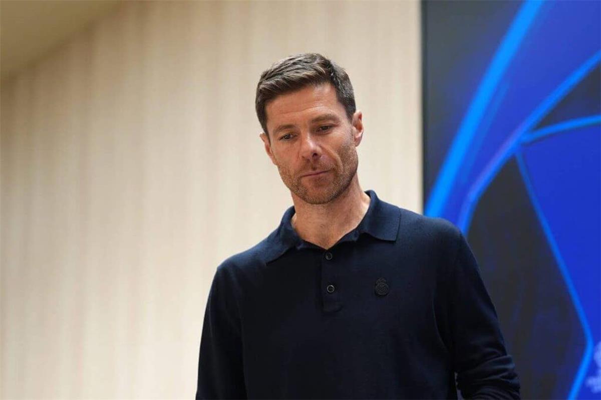 عاجل.. هنري مدافعًا عن تشابي ألونسو: لاعبو ريال مدريد لا يستمعون إليه.. ورحيله خطأ