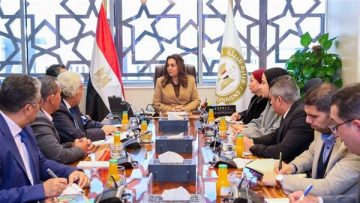 عاجل.. وزيرة التنمية المحلية تبحث فرص الاستثمار المستدام داخل المحميات الطبيعية مع أحد المستثمرين