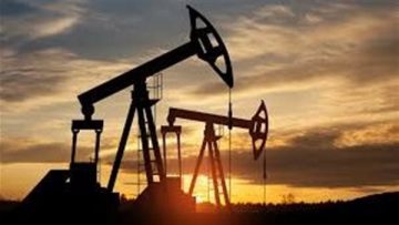 عاجل.. أسعار النفط تهوي إلى أدنى مستوياتها منذ مايو وسط مخاوف فائض المعروض وتقلبات الأسواق