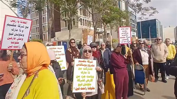 عاجل.. عاجل| باعولنا الوهم وخدوا فلوسنا.. وقفة احتجاجية ضد 3 شركات عقارية “ذا مارك وماونتن فيو ومكسيم”
