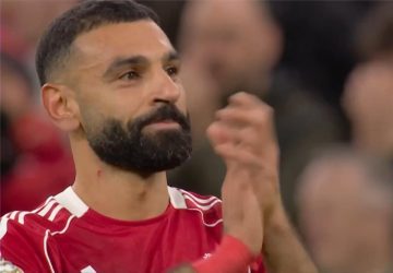 عاجل.. فيديو | تصرف مميز من محمد صلاح بعد انتهاء مباراة ليفربول وبرايتون
