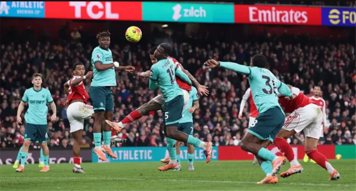 عاجل.. الحظ يحالف آرسنال ويتخطى ولفرهامبتون بهدفين عكسيين في الدوري الإنجليزي