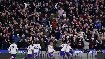 عاجل.. أستون فيلا يهزم وست هام بثلاثية ويواصل الضغط على مانشستر سيتي وآرسنال