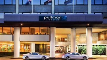 عاجل.. رئيسة البرلمان الألماني تضيء شمعة حانوكا أمام بوابة براندنبورج تضامناً مع اليهود