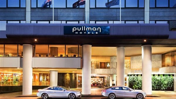 عاجل.. رئيسة البرلمان الألماني تضيء شمعة حانوكا أمام بوابة براندنبورج تضامناً مع اليهود