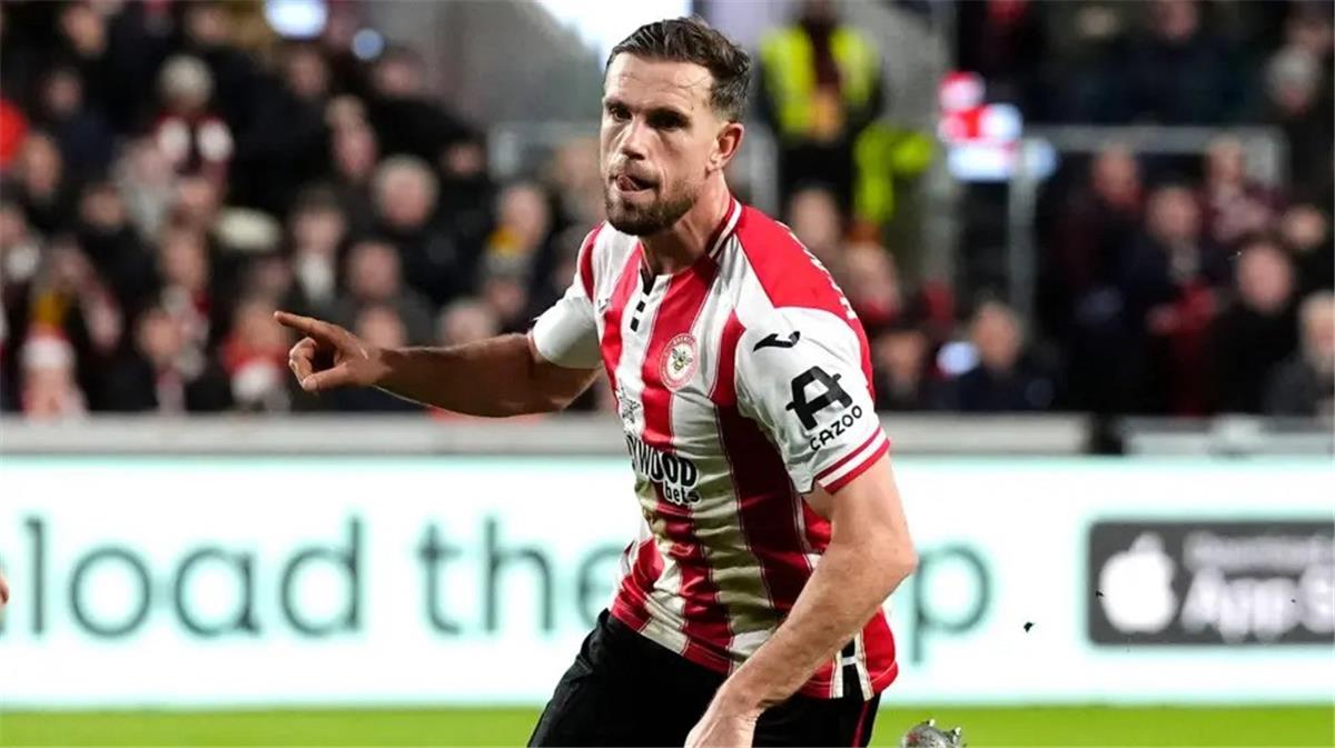 عاجل.. لفتة رائعة من هندرسون بعد هدفه الأول بقميص برينتفورد تكريمًا لـ جوتا