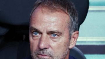 عاجل.. فليك يطلب مدافعًا جديدًا في يناير.. والأزمة المالية تقيد برشلونة