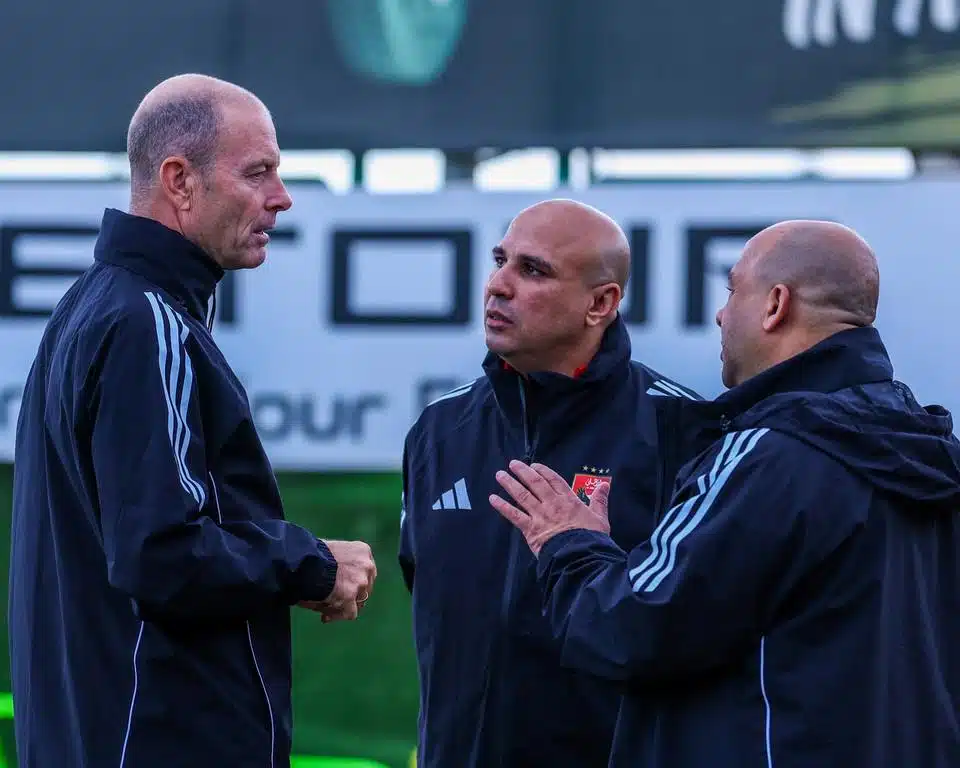 عاجل.. برعاية سيد عبد الحفيظ.. اجتماع عاجل بين محمود الخطيب وتوروب داخل الأهلي