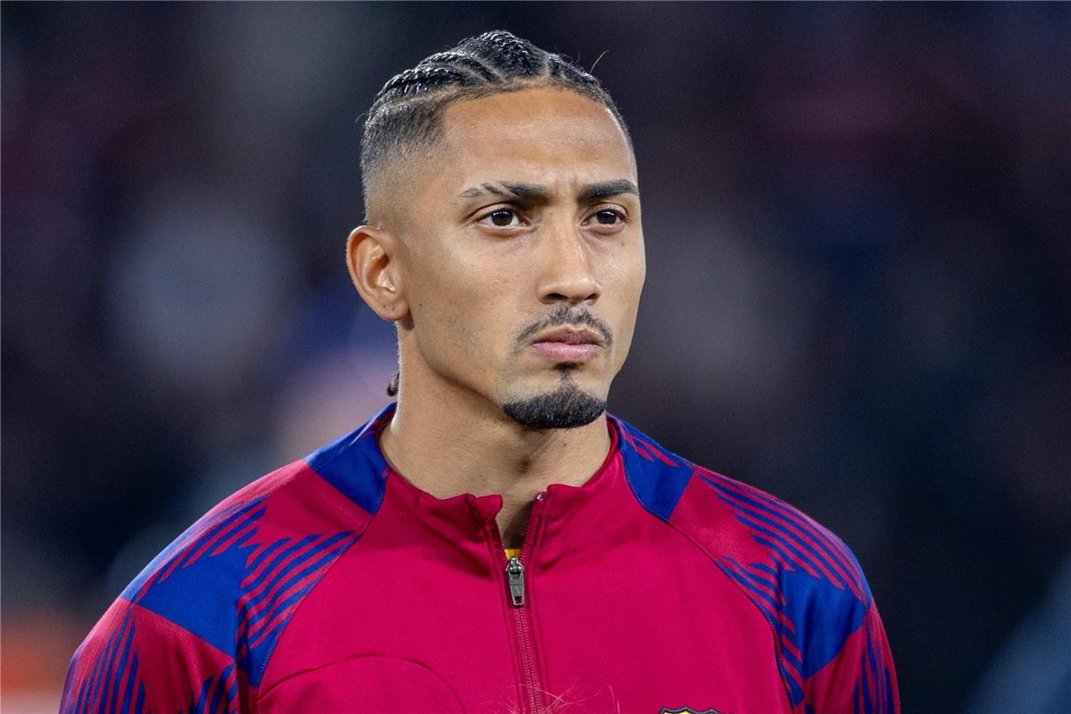 عاجل.. سبورت توضح حقيقة رحيل رافينها عن برشلونة