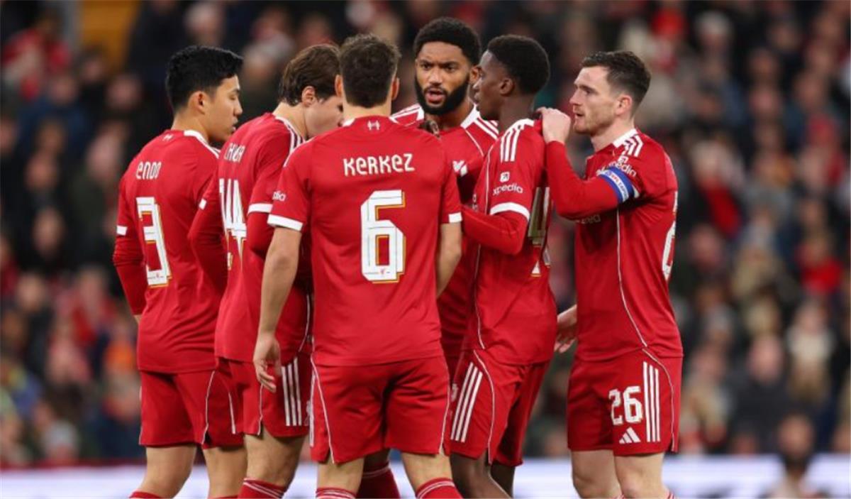 عاجل.. لاعب ليفربول يسابق الزمن للحاق بمواجهة توتنهام