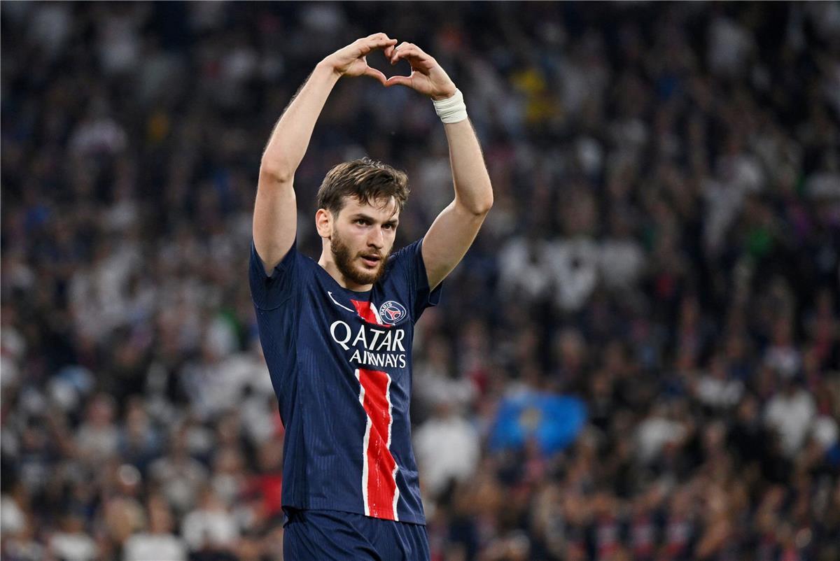 عاجل.. فيديو | كفاراتسيخيليا يسجل هدف باريس سان جيرمان الأول أمام فلامينجو