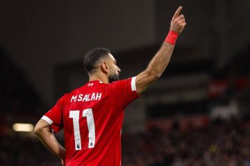 عاجل.. نيفيل يحذر سلوت: استبعاد صلاح من تشكيل ليفربول سيؤدي إلى كارثة