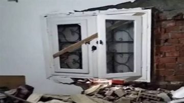 عاجل.. “صحينا على صوت قنبلة”.. صاحب شقة يروي لحظات الرعب بعد اقتحام أتوبيس منزله ببدر