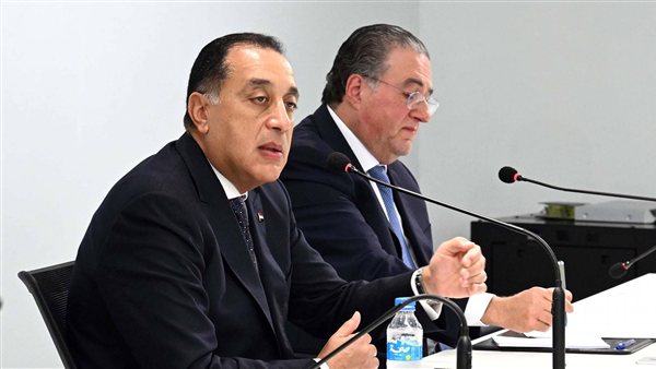 عاجل.. رئيس الوزراء يلتقى مسئولي الهيئات الاقتصادية وغرفة التجارة والصناعة فى لبنان