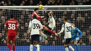 عاجل.. فيديو | بدون محمد صلاح و3 مصابين.. ليفربول يتجاوز توتنهام بشق الأنفس في الدوري الإنجليزي