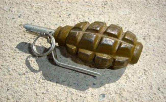 عاجل.. امرأة تفجر قنبلة يدوية وتقتل طفلها في خلاف عائلي