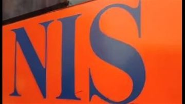 عاجل.. عاجل| أتوبيس مدرسة نيرمين إسماعيل الدولية يقتحم شقة سكنية ويثير زعر أولياء الأمور” فيديو”