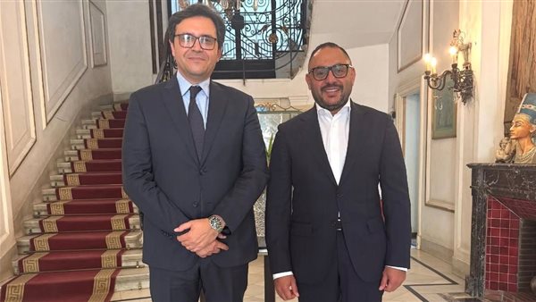 عاجل.. وزير الثقافة يتسلّم تقريرًا حول التعاون الثقافي والفني مع متاحف قطر