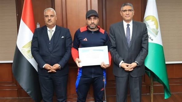 عاجل.. محافظ الجيزة يكرم الفرق الحاصلة على المراكز الأولى في نهائيات الجمهورية للاتحاد الرياضي العام للعاملين بالحكومة