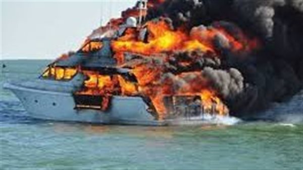 عاجل.. حريق يلتهم لنشًا وفلوكة جنوب الغردقة بدون إصابات